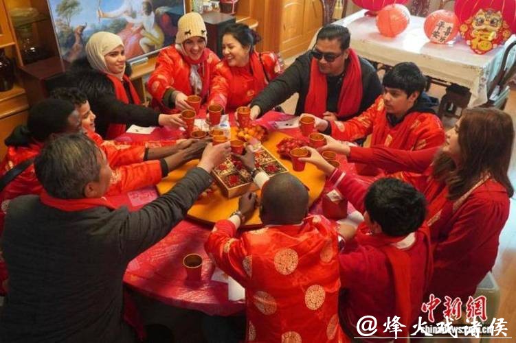 浙江义乌外籍居民谈新年习俗：文化相通 热闹相同
