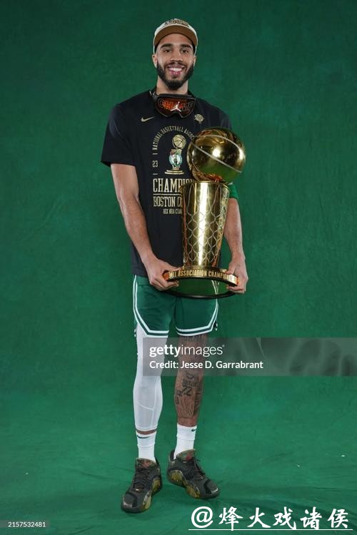 塔图姆22+9+7库里18分 凯尔特人大胜勇士40分 塔图姆22+9+7库里18分 凯尔特人大胜勇士40分