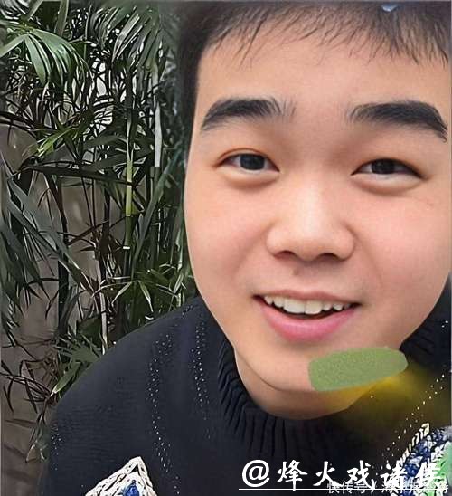 岳云鹏的徒弟尚筱菊爆料,德云社的压岁钱,一般是师叔给500元,师大爷给1000元,爷爷辈的给1500元。这压岁钱,拿得可真不容易 岳云鹏的徒弟尚筱菊爆料,德云社的压岁钱,一般是师叔给500元,师大爷给1000元,爷爷辈的给1500元。这压岁钱,拿得可真不容易